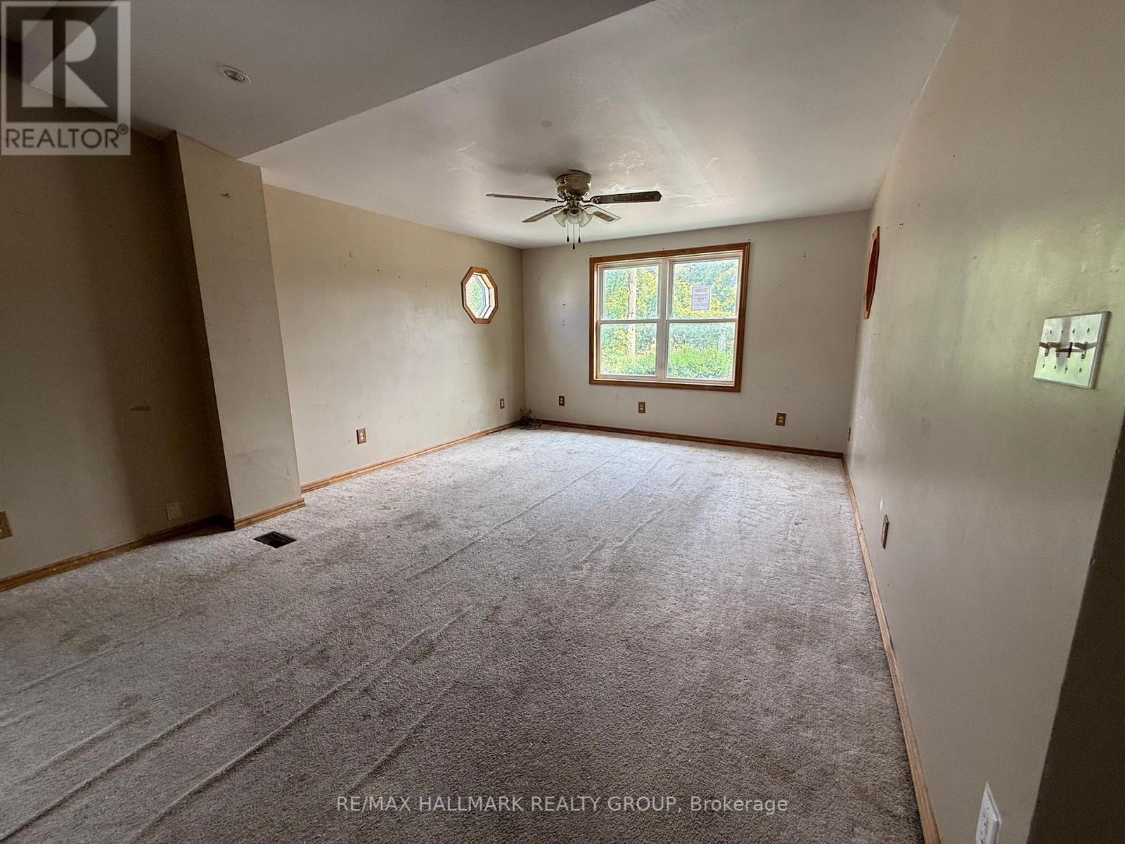 12 Circle Drive S, Rideau Lakes, ON - Indoor Photo Showing Other Room