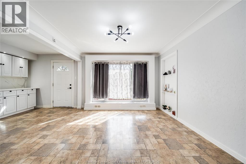 1153 Harrison, Windsor, ON - Indoor