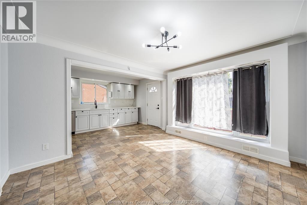 1153 Harrison, Windsor, ON - Indoor Photo Showing Other Room