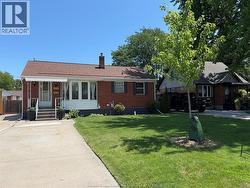 858 LAPORTE Windsor, ON N8S 3R4