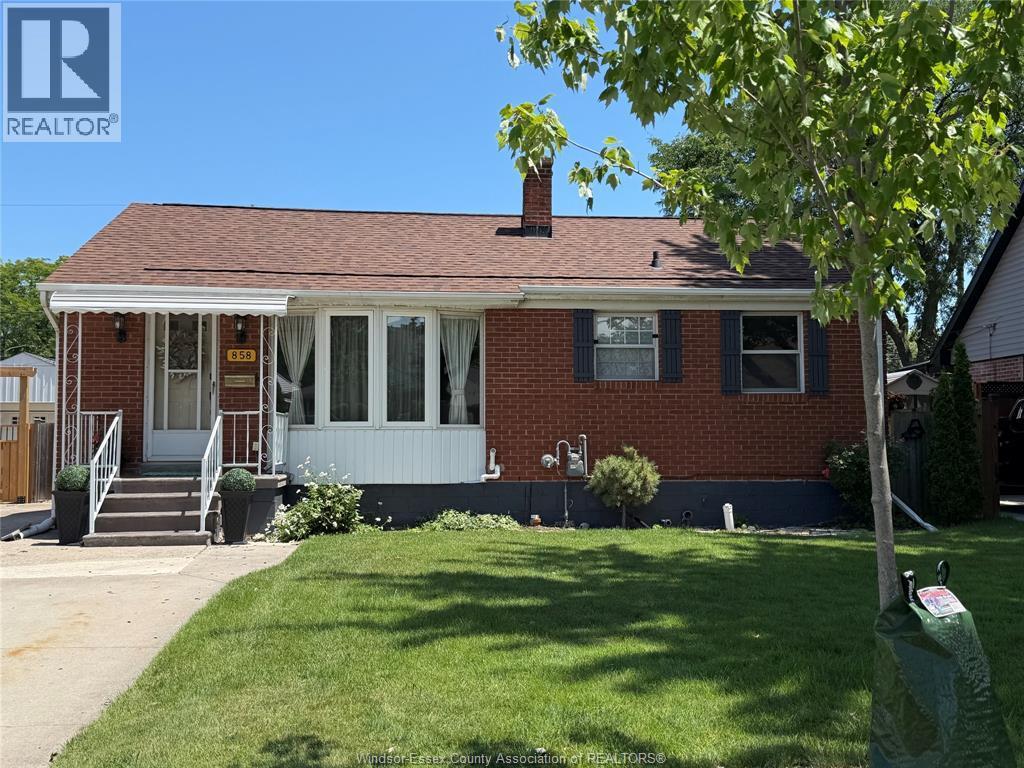 858 Laporte, Windsor, ON - Outdoor