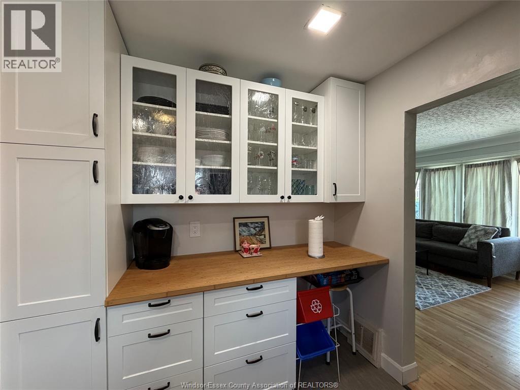 858 Laporte, Windsor, ON - Indoor