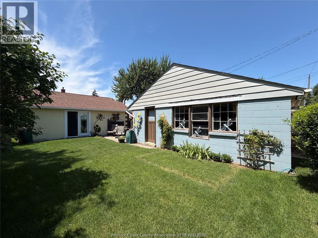 858 Laporte, Windsor, ON - Outdoor