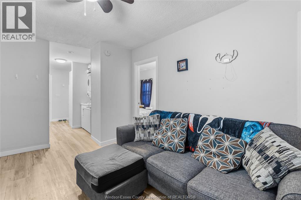 314 Bruce, Windsor, ON - Indoor Photo Showing Living Room