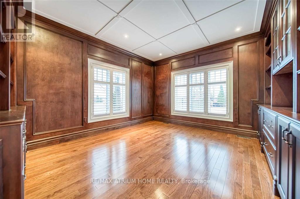 18 Soleil Boulevard, Aurora, ON - Indoor Photo Showing Other Room
