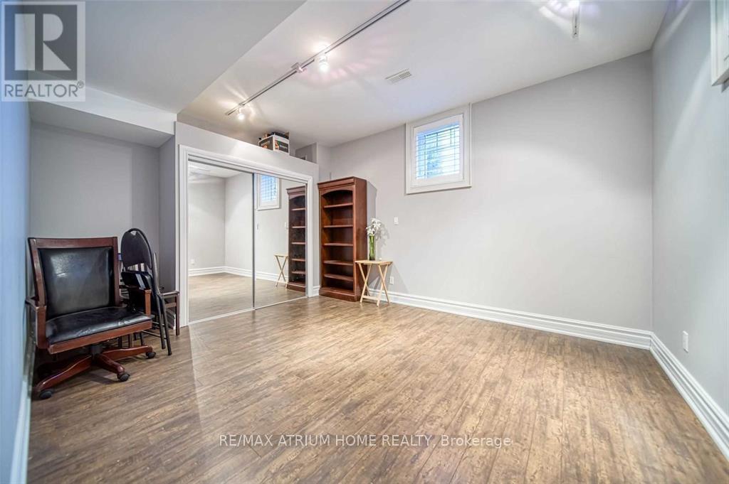 18 Soleil Boulevard, Aurora, ON - Indoor Photo Showing Other Room
