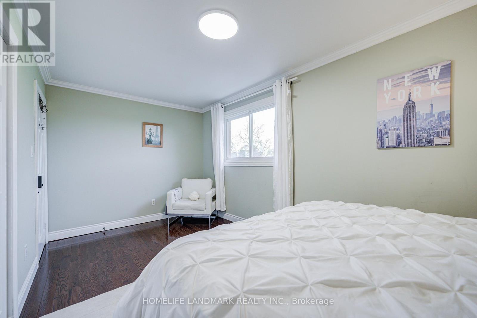 2105 Folkway Drive, Mississauga, ON - Indoor Photo Showing Bedroom