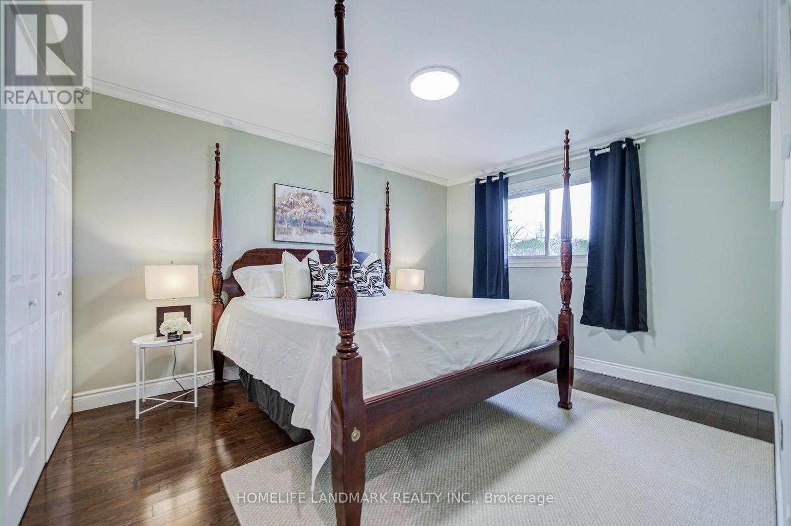 2105 Folkway Drive, Mississauga, ON - Indoor Photo Showing Bedroom