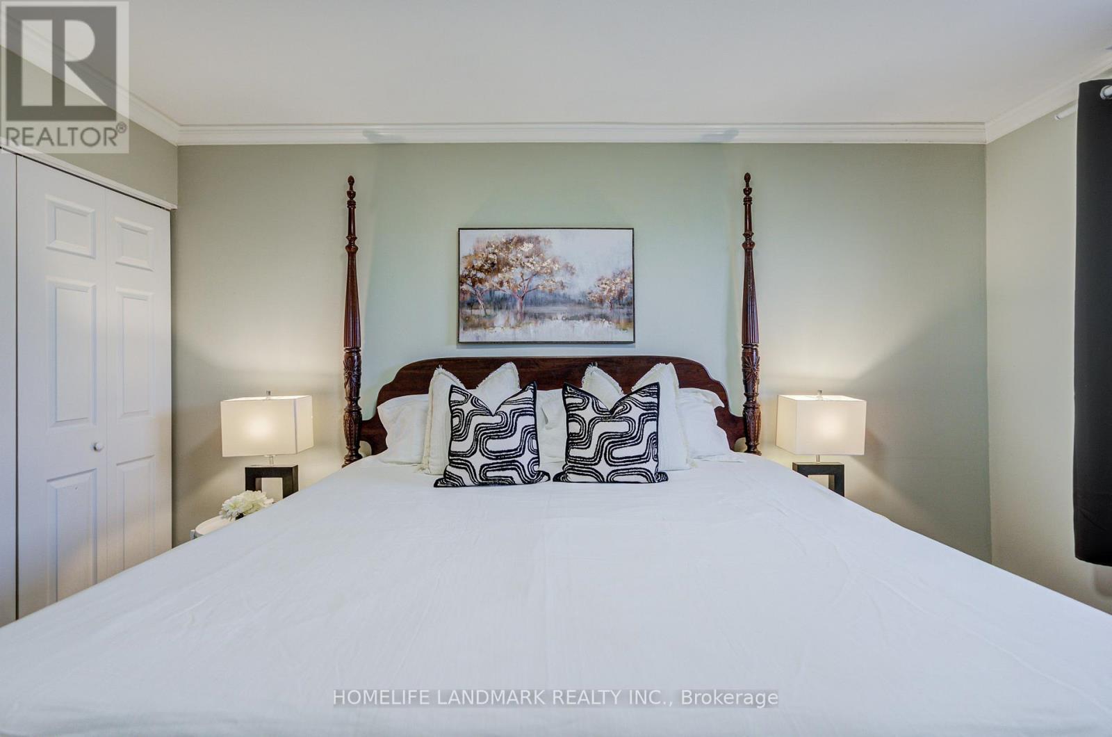 2105 Folkway Drive, Mississauga, ON - Indoor Photo Showing Bedroom