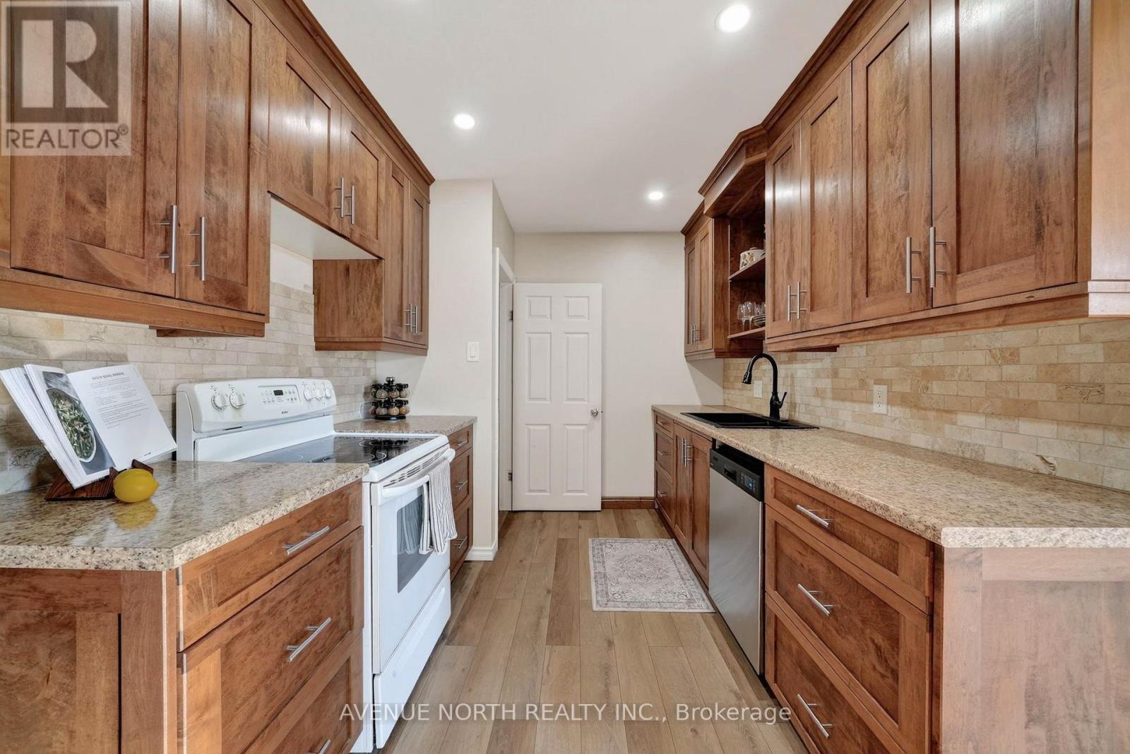 514 Rivier Place, Cornwall, ON - Indoor Photo Showing Kitchen