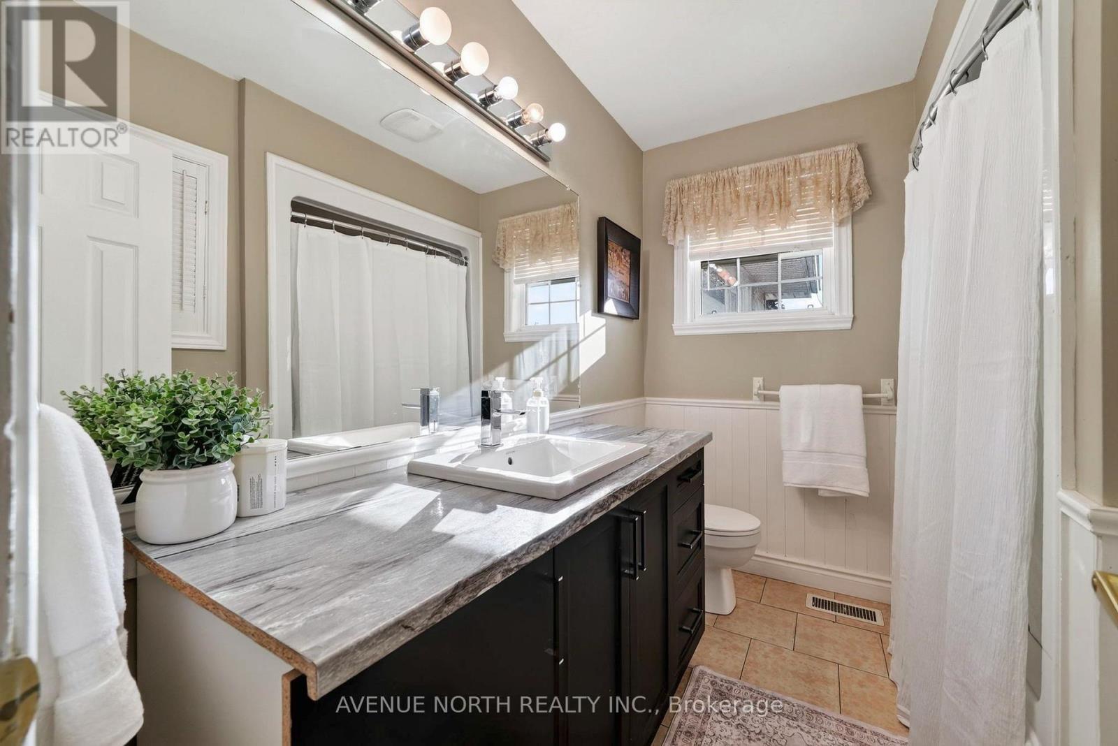 514 Rivier Place, Cornwall, ON - Indoor Photo Showing Bathroom