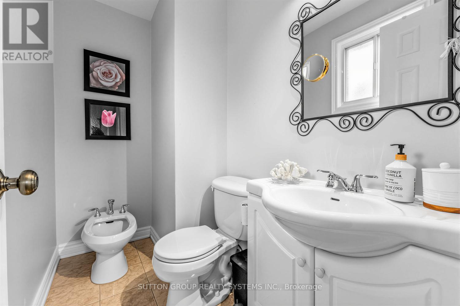 228 Chantenay Drive, Mississauga, ON - Indoor Photo Showing Bathroom