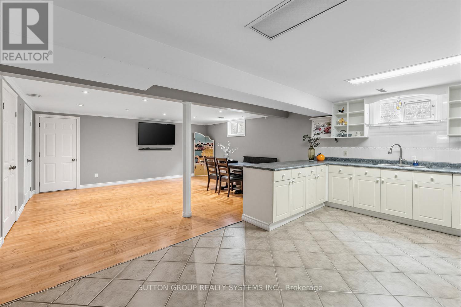 228 Chantenay Drive, Mississauga, ON - Indoor