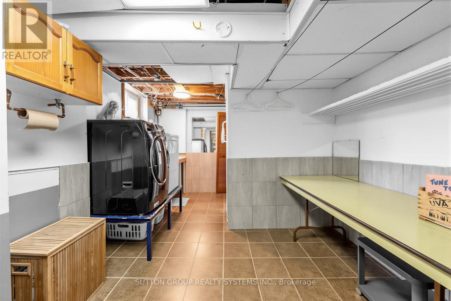 228 Chantenay Drive, Mississauga, ON - Indoor