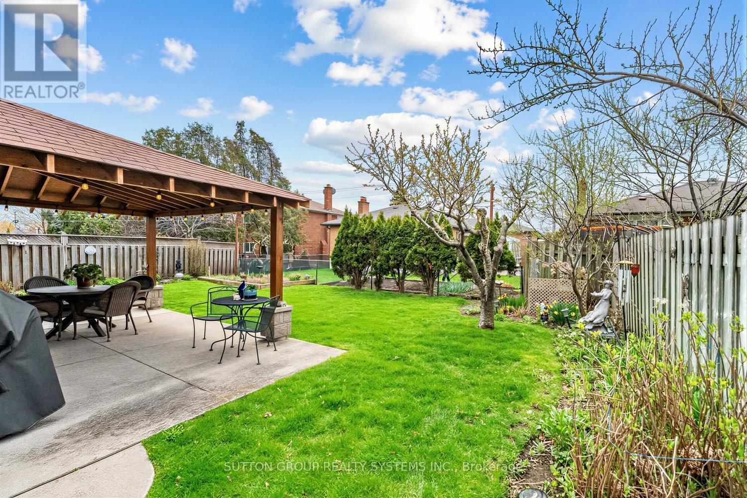 228 Chantenay Drive, Mississauga, ON - Outdoor
