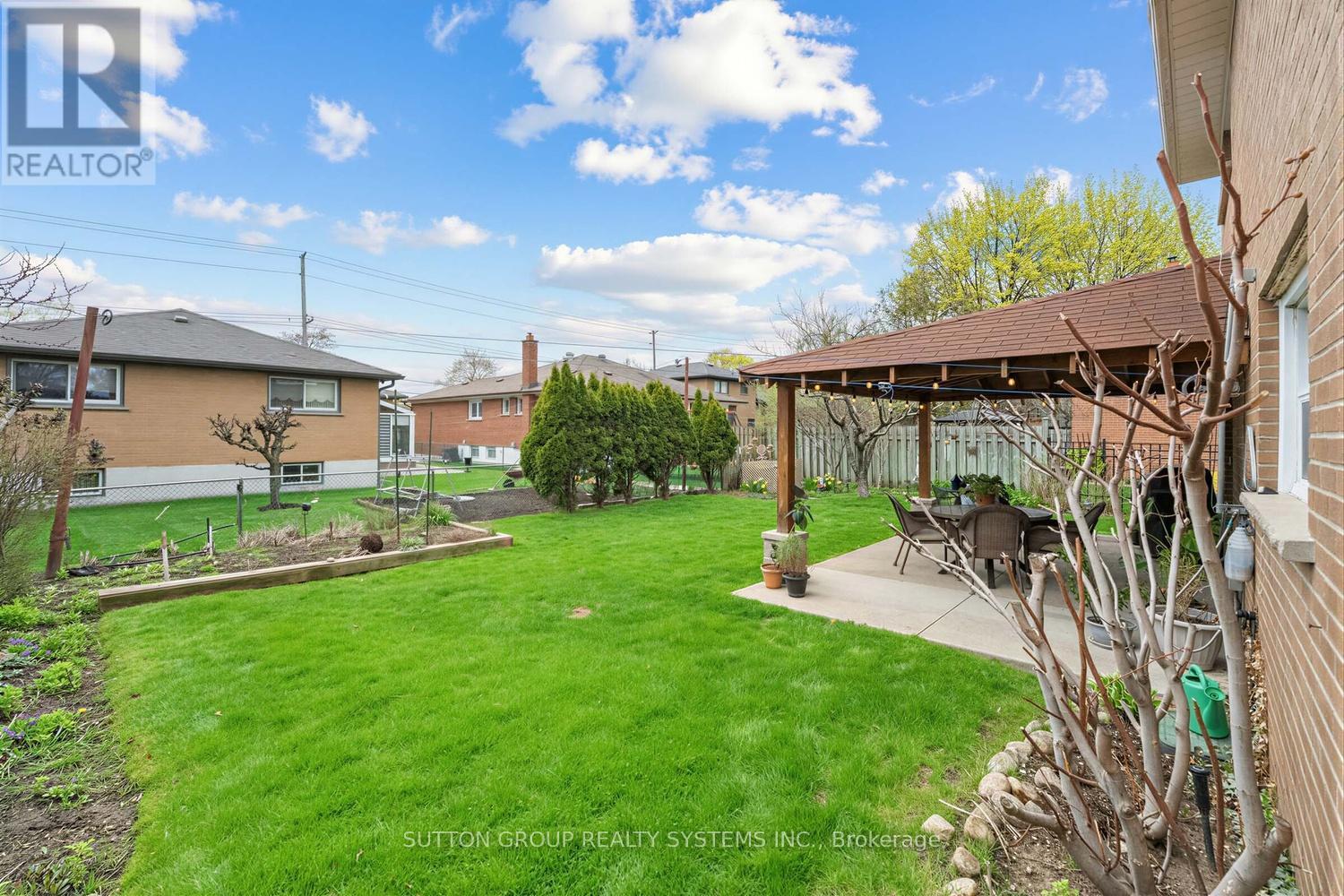 228 Chantenay Drive, Mississauga, ON - Outdoor