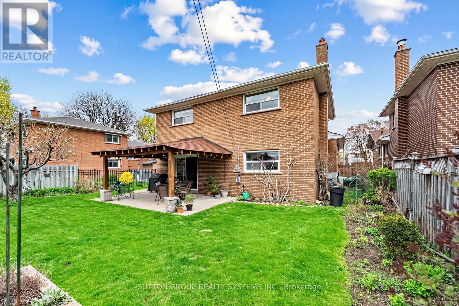 228 Chantenay Drive, Mississauga, ON - Outdoor