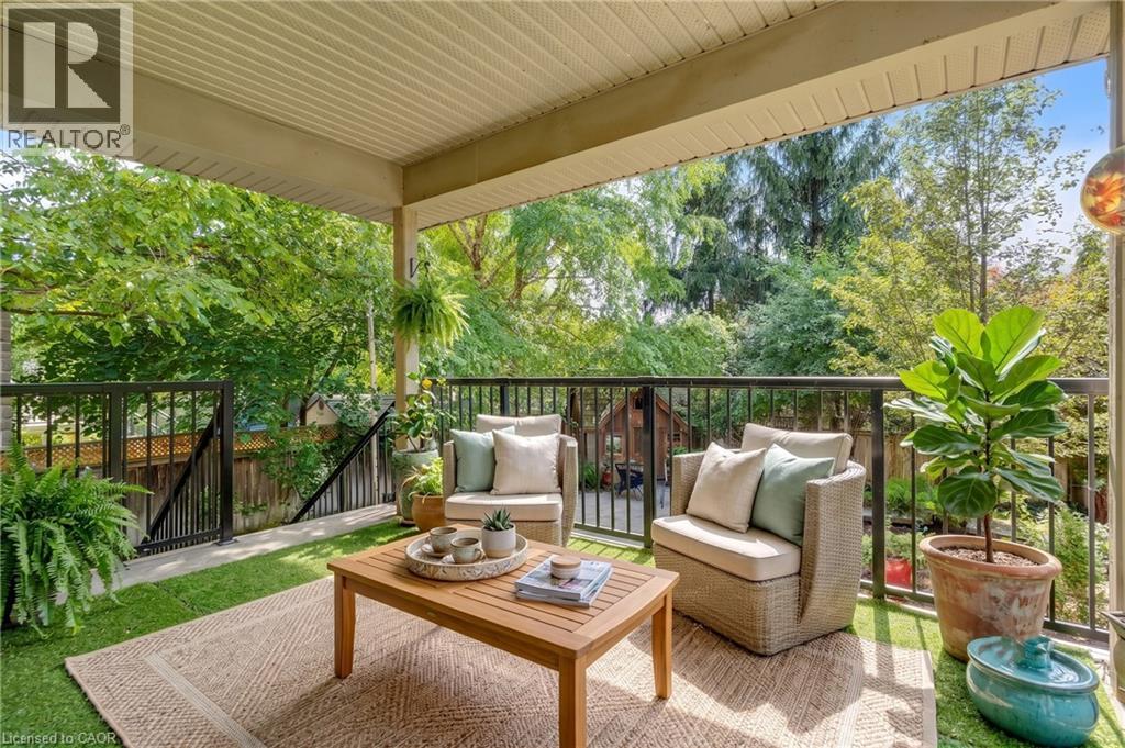 32 Pennsylvania Crescent, Kitchener, ON - Outdoor With Deck Patio Veranda With Exterior
