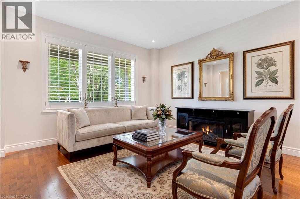 32 Pennsylvania Crescent, Kitchener, ON - Indoor Photo Showing Living Room With Fireplace