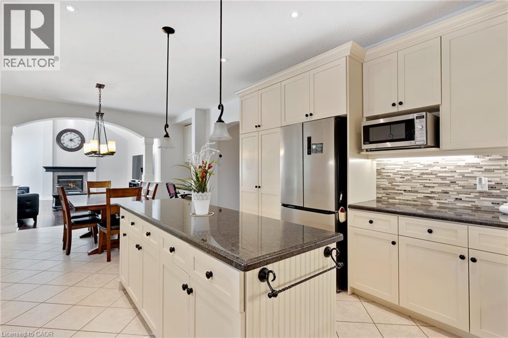 32 Pennsylvania Crescent, Kitchener, ON - Indoor Photo Showing Kitchen