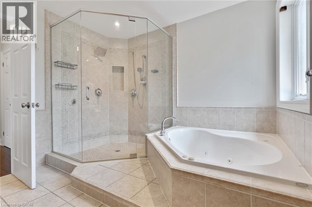 32 Pennsylvania Crescent, Kitchener, ON - Indoor Photo Showing Bathroom