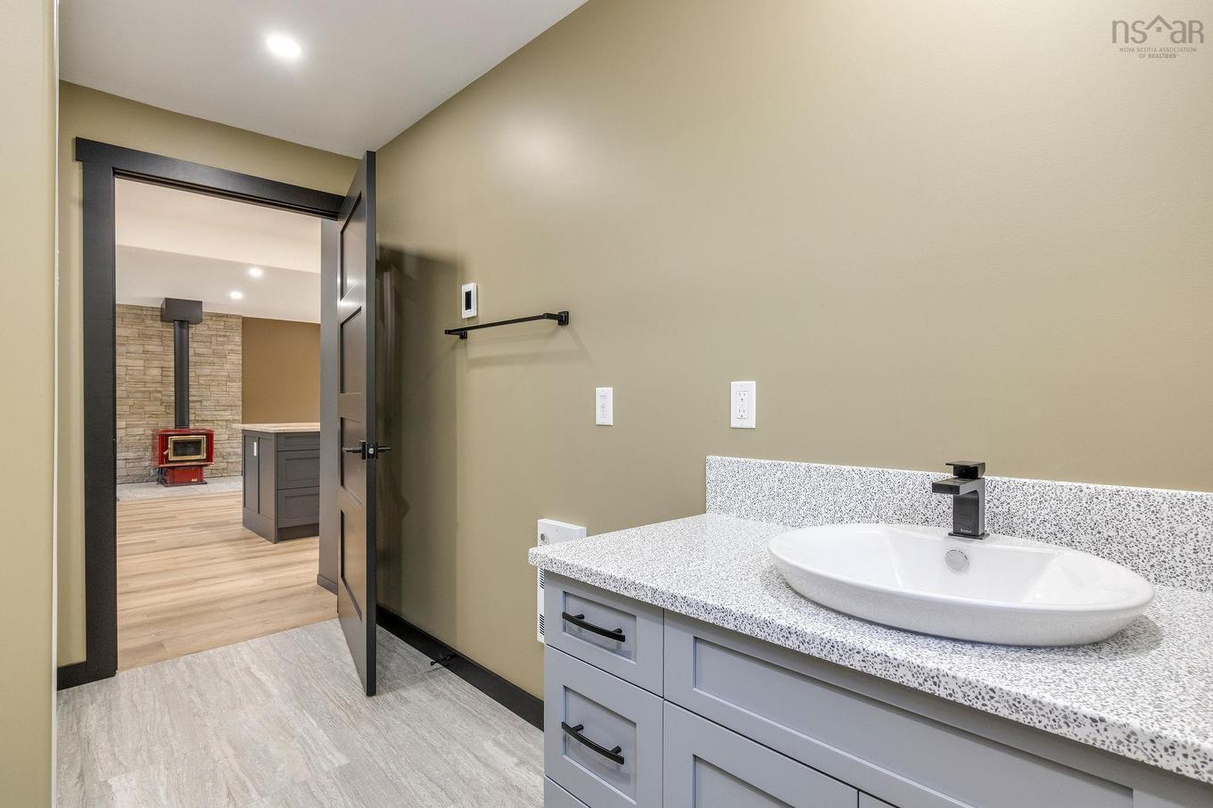 301 Bentley Road, South Berwick, NS - Indoor Photo Showing Bathroom