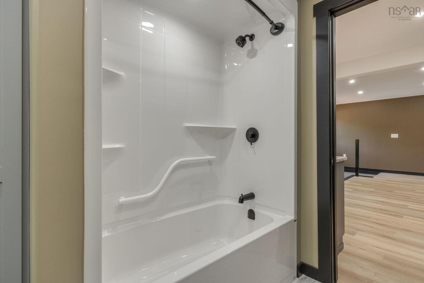 301 Bentley Road, South Berwick, NS - Indoor Photo Showing Bathroom