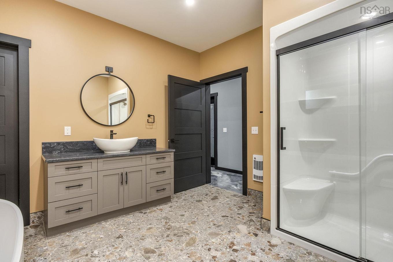 301 Bentley Road, South Berwick, NS - Indoor Photo Showing Bathroom