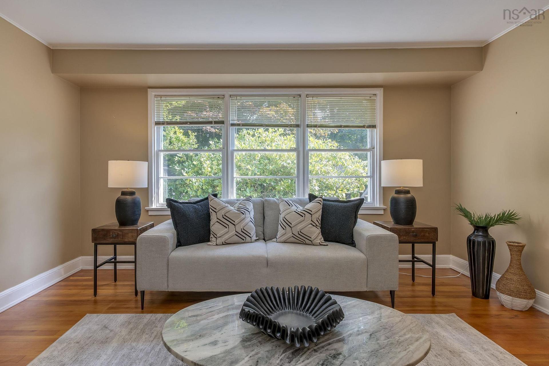 2821 Ralph Devlin Drive, Halifax, NS - Indoor Photo Showing Living Room