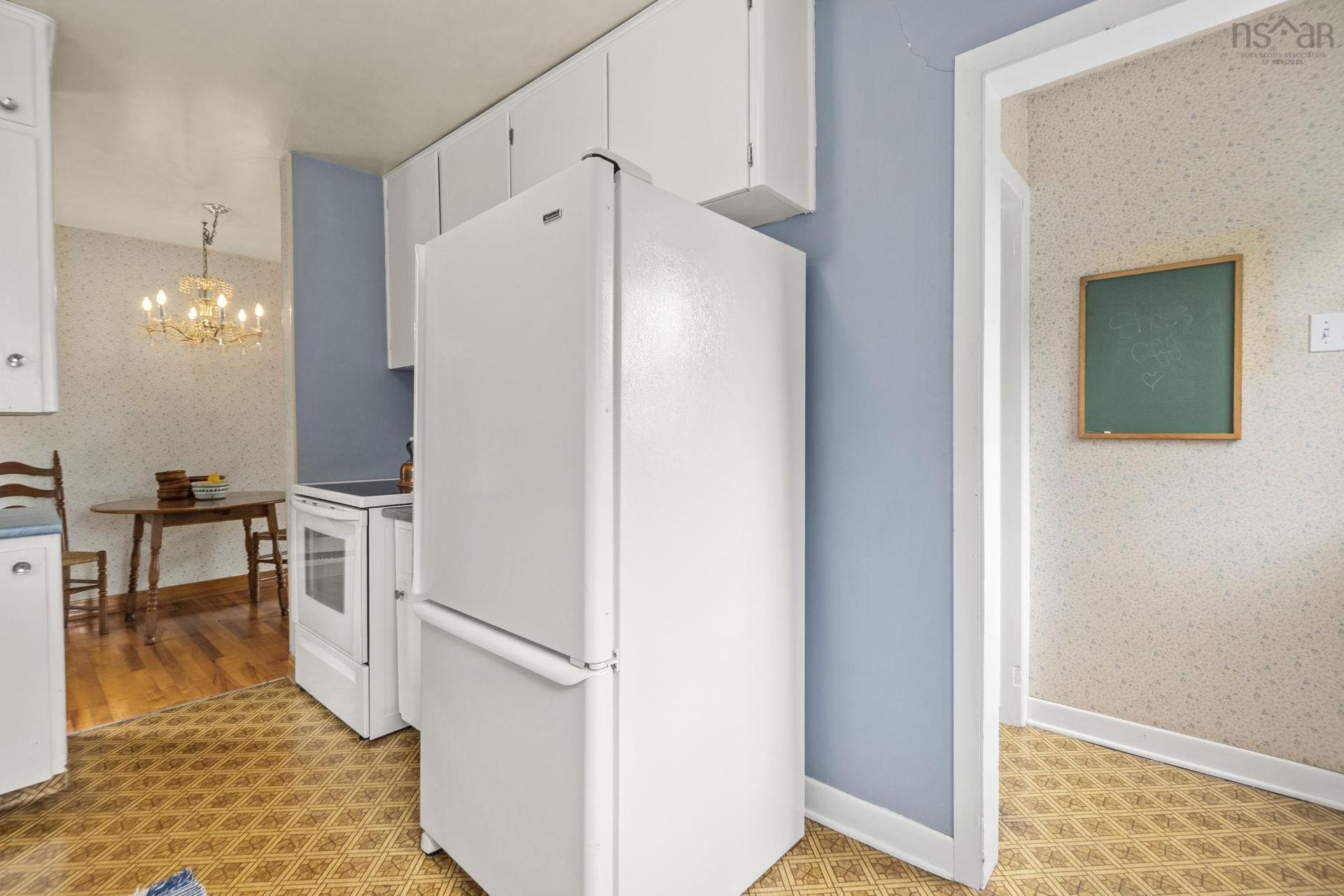 22 Kent Road, Kentville, NS - Indoor