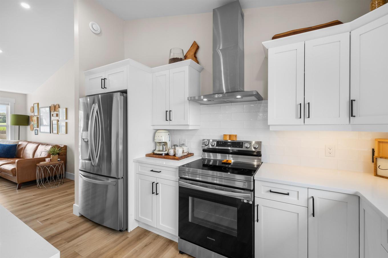 21 Waters Edge Lane, Cornwall, PE - Indoor Photo Showing Kitchen