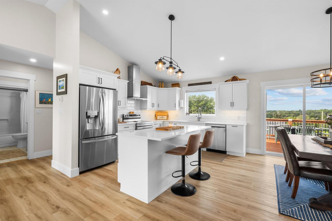 21 Waters Edge Lane, Cornwall, PE - Indoor Photo Showing Kitchen With Upgraded Kitchen