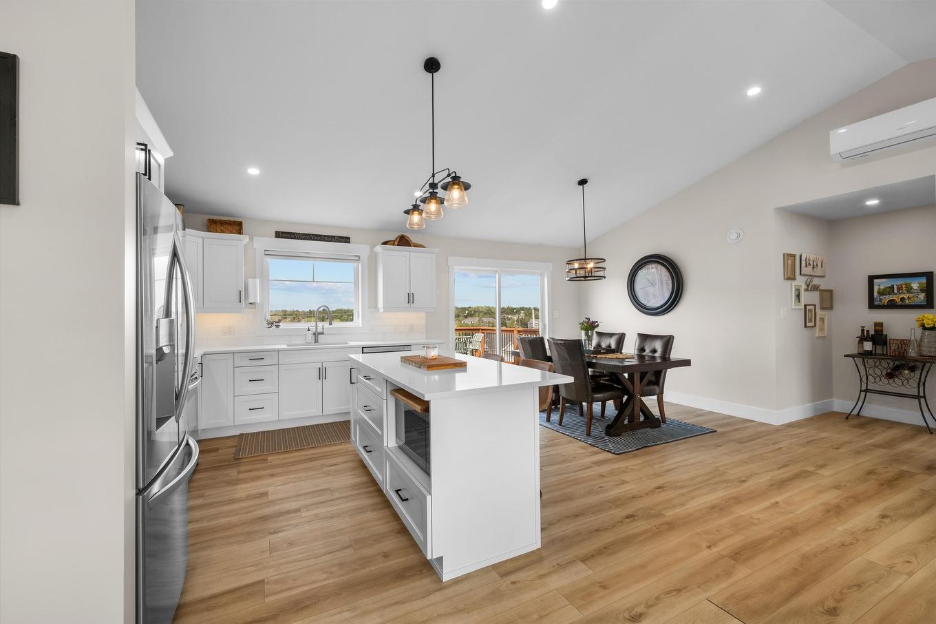 21 Waters Edge Lane, Cornwall, PE - Indoor Photo Showing Kitchen With Upgraded Kitchen