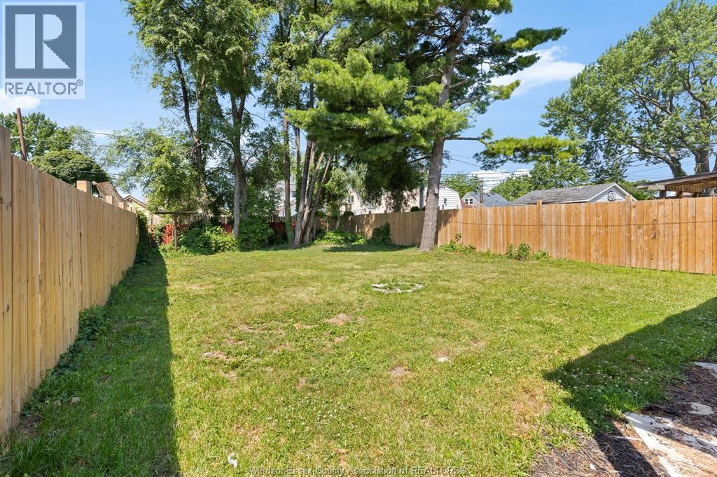 2293 Marentette, Windsor, ON - Outdoor