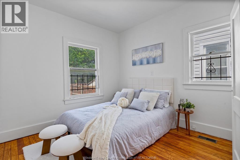 2004 Ottawa, Windsor, ON - Indoor Photo Showing Bedroom