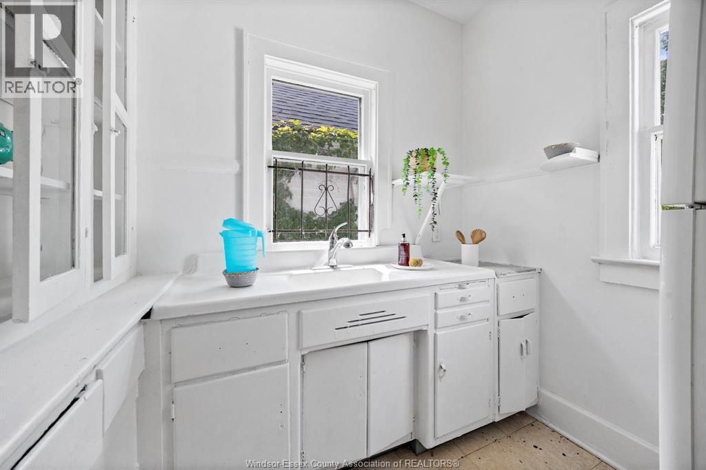 2004 Ottawa, Windsor, ON - Indoor Photo Showing Bathroom