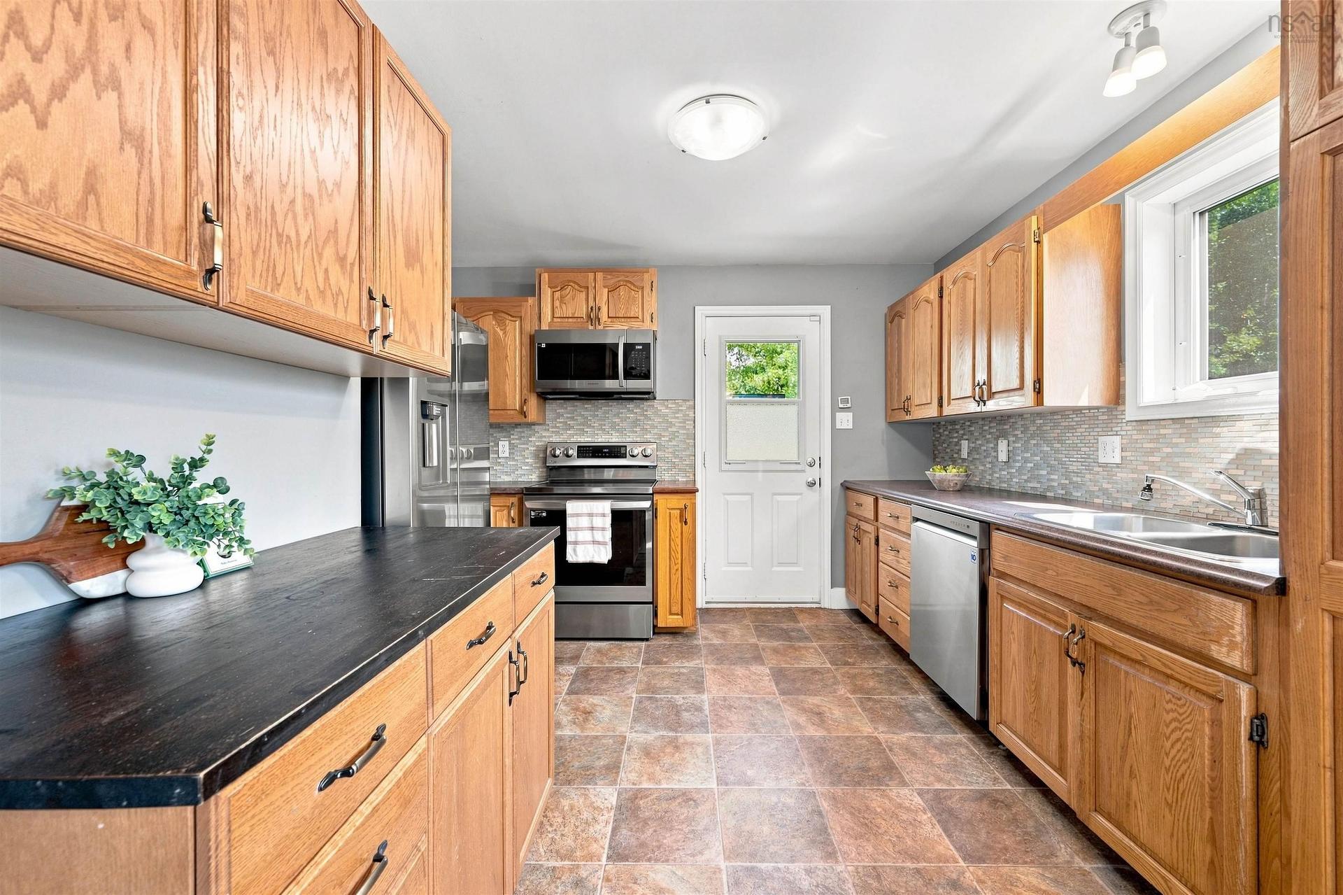 28 Sovereign Crescent, Westphal, NS - Indoor Photo Showing Kitchen With Double Sink