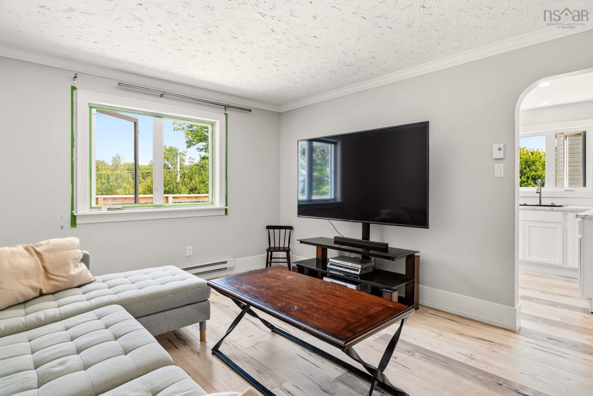 125 Appian Way, Dartmouth, NS - Indoor Photo Showing Living Room