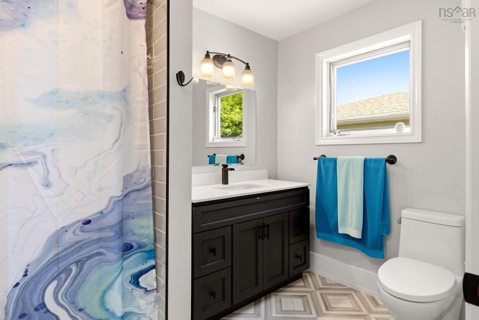 125 Appian Way, Dartmouth, NS - Indoor Photo Showing Bathroom