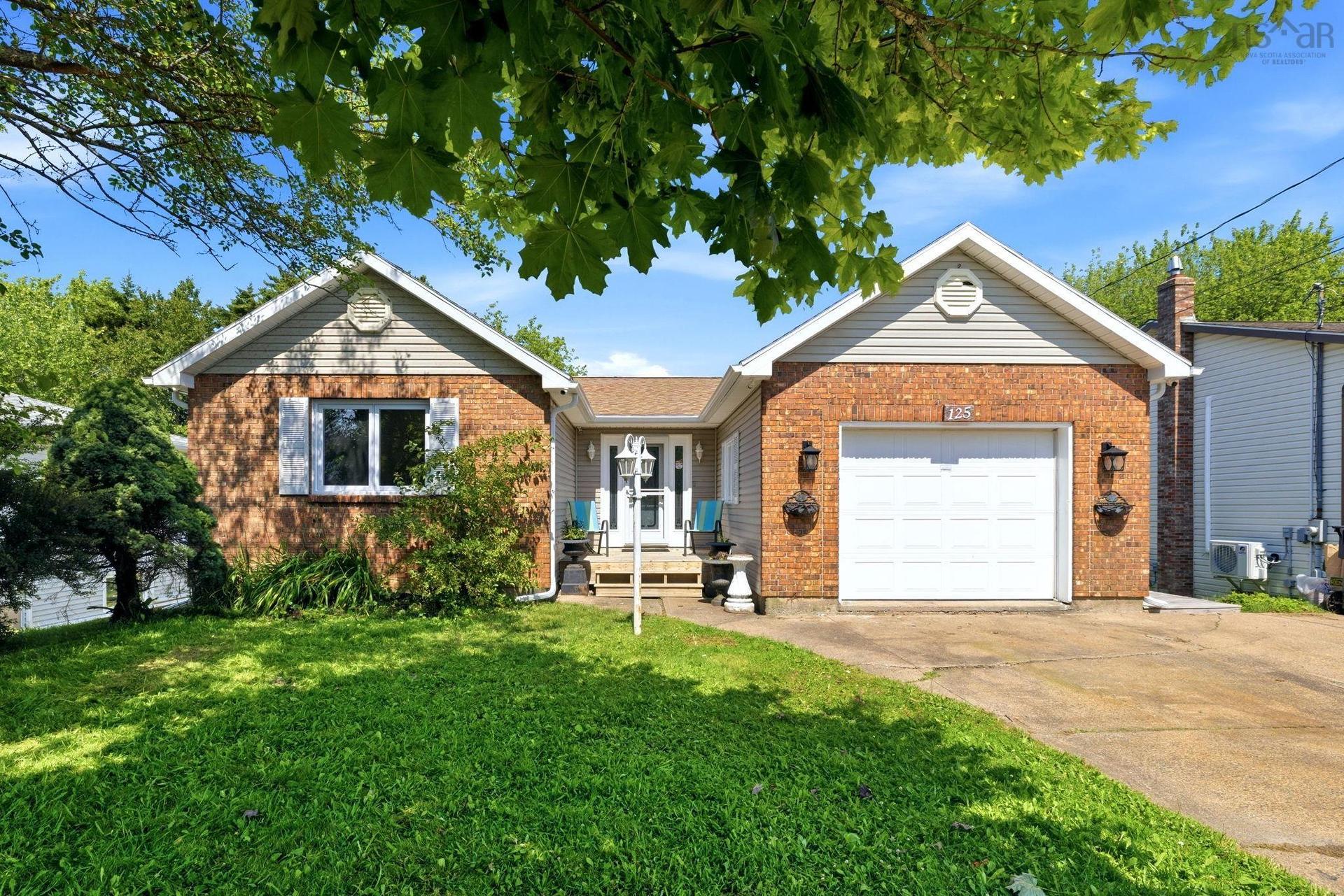 125 Appian Way, Dartmouth, NS - Outdoor