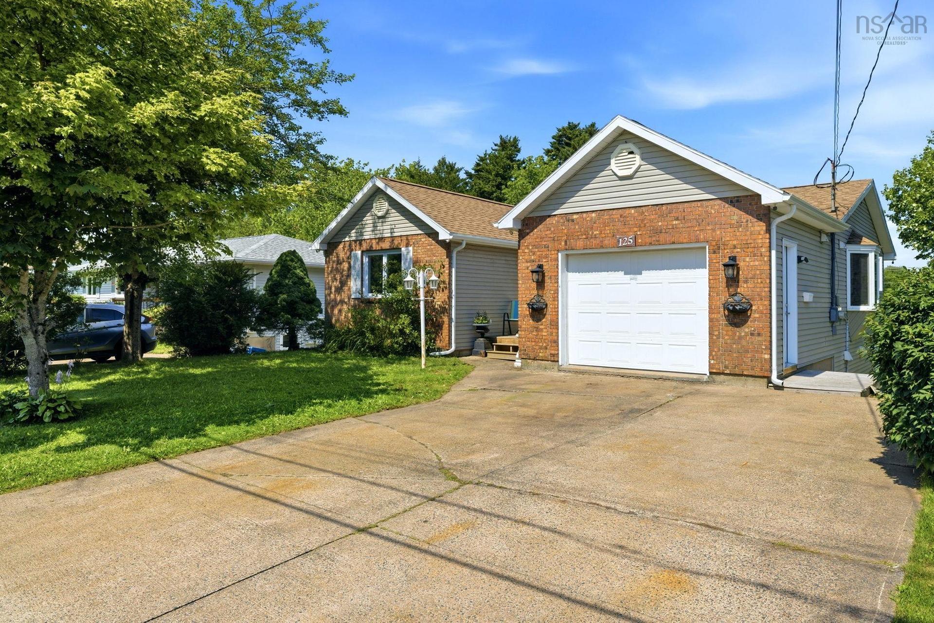 125 Appian Way, Dartmouth, NS - Outdoor