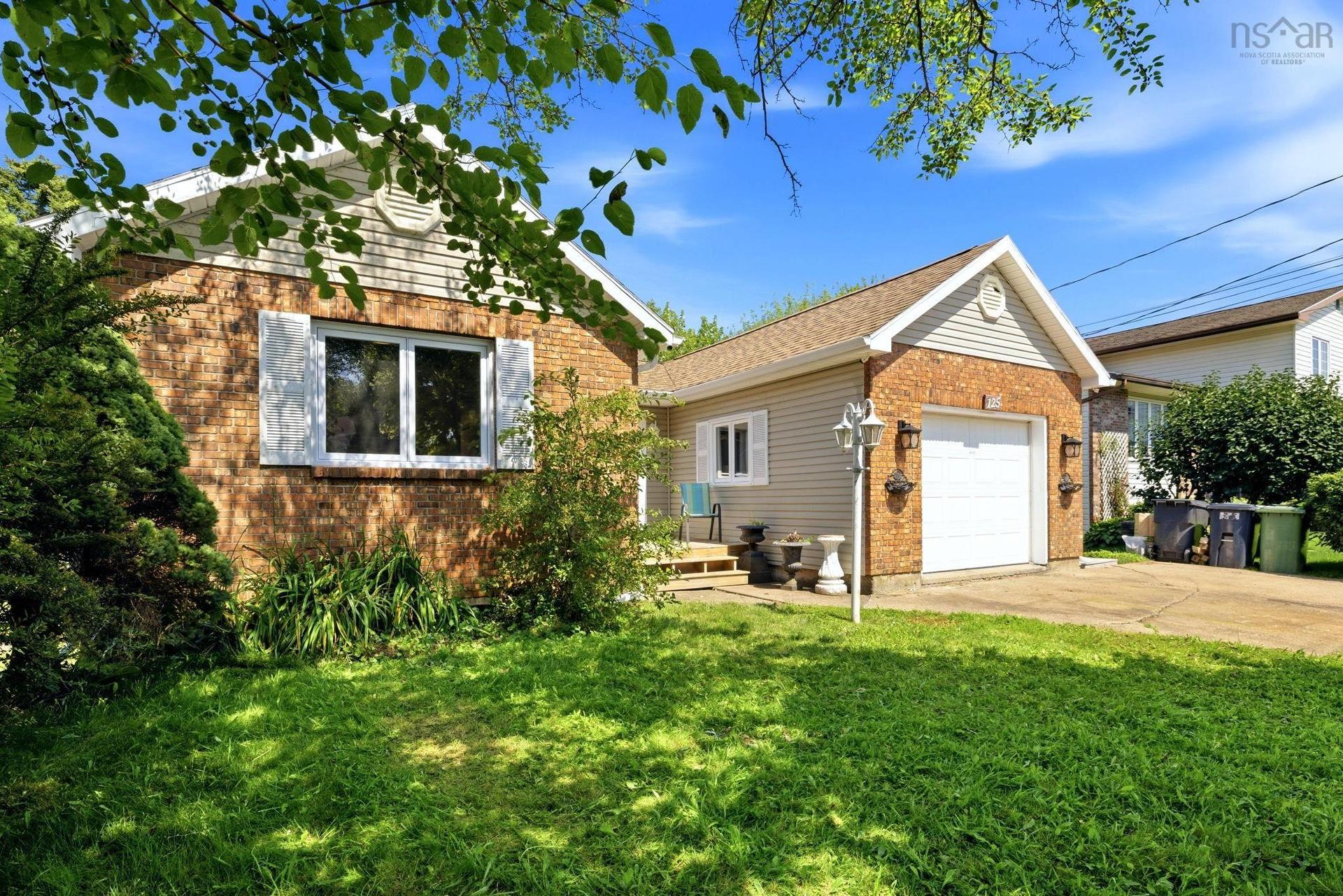 125 Appian Way, Dartmouth, NS - Outdoor