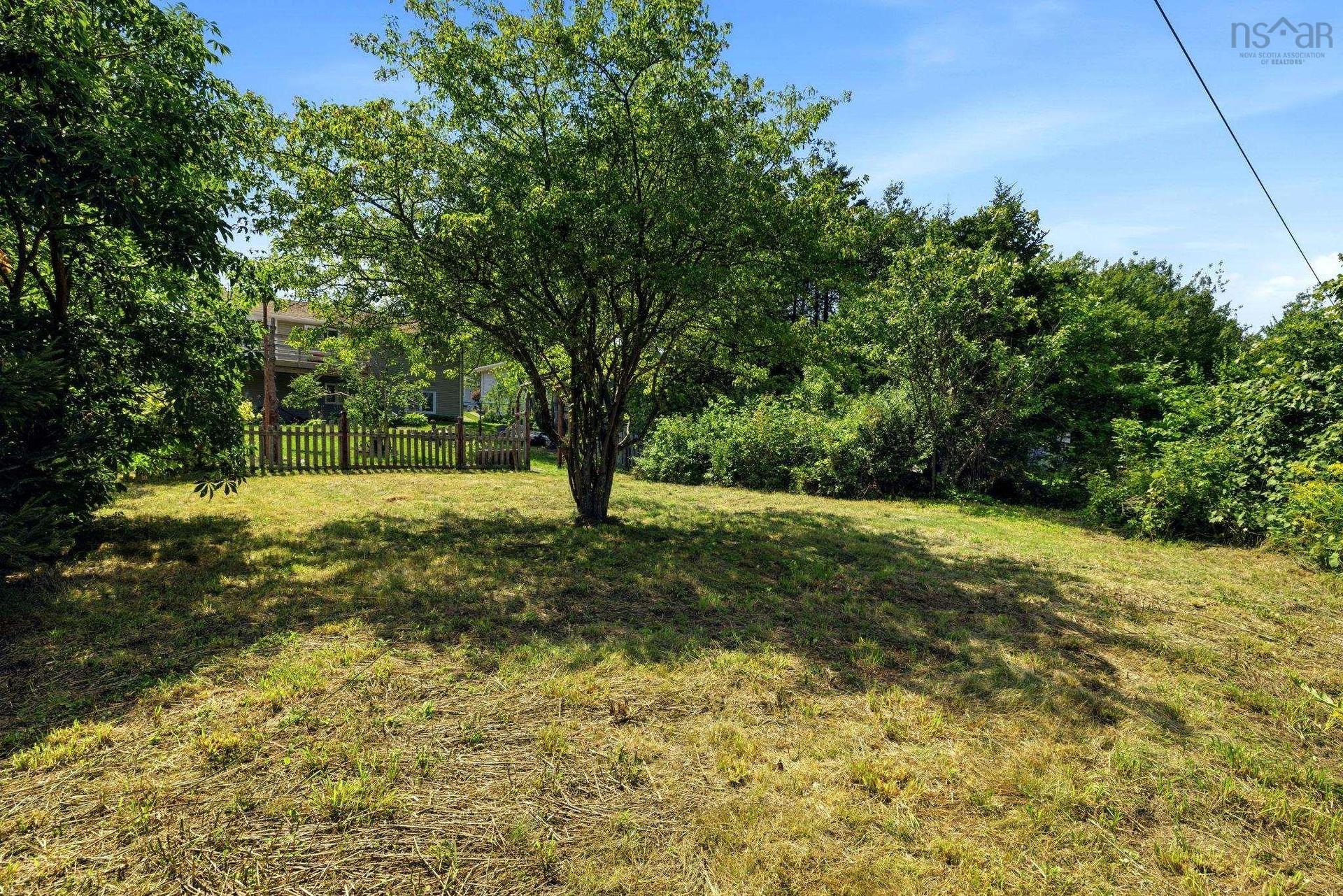 125 Appian Way, Dartmouth, NS - Outdoor