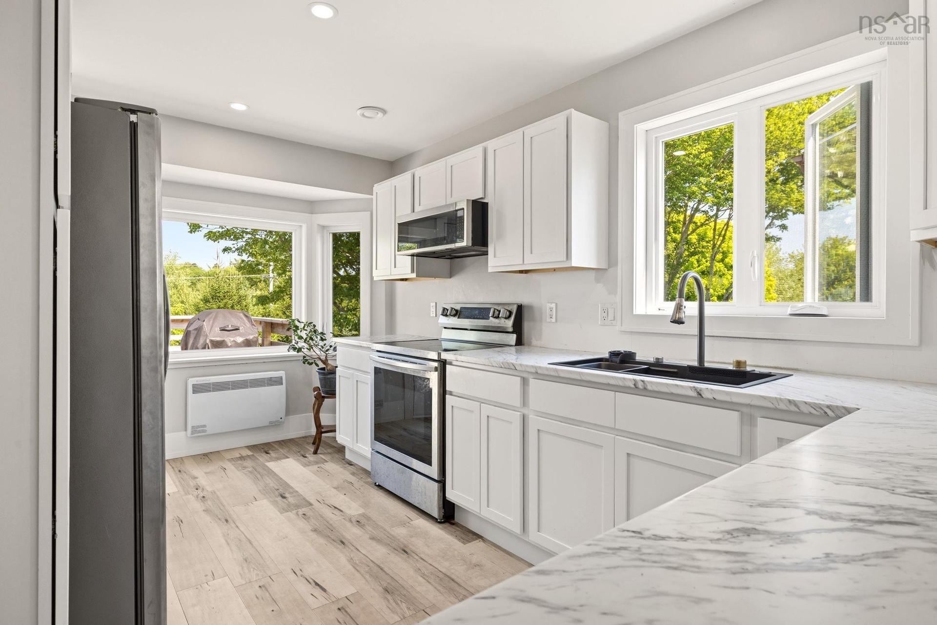 125 Appian Way, Dartmouth, NS - Indoor Photo Showing Kitchen