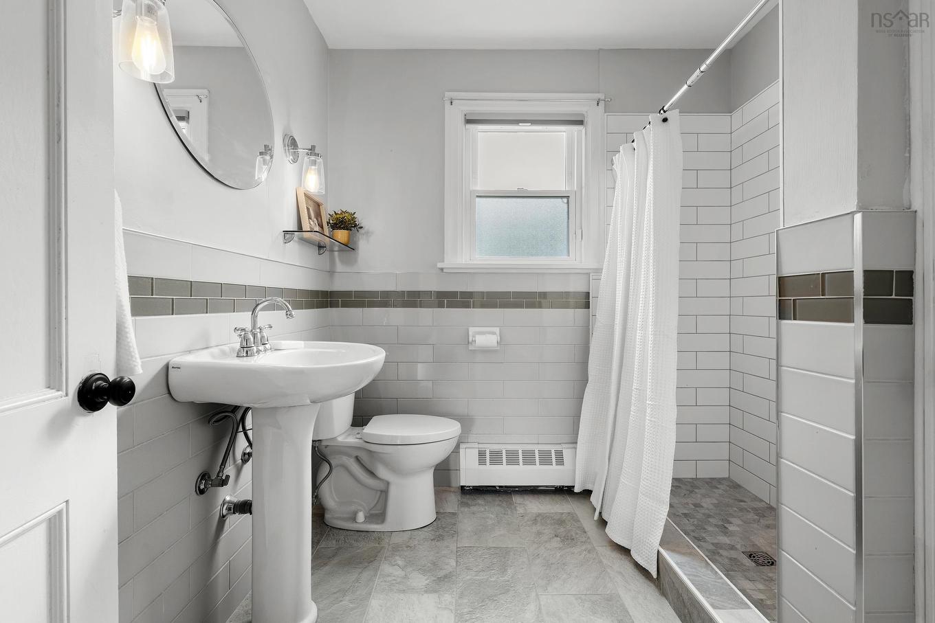 6705 Quinpool Road, Halifax, NS - Indoor Photo Showing Bathroom
