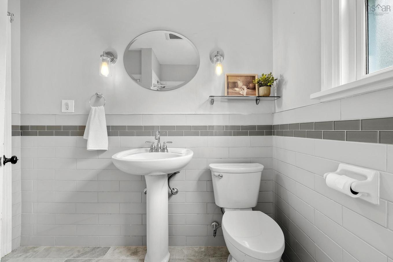 6705 Quinpool Road, Halifax, NS - Indoor Photo Showing Bathroom