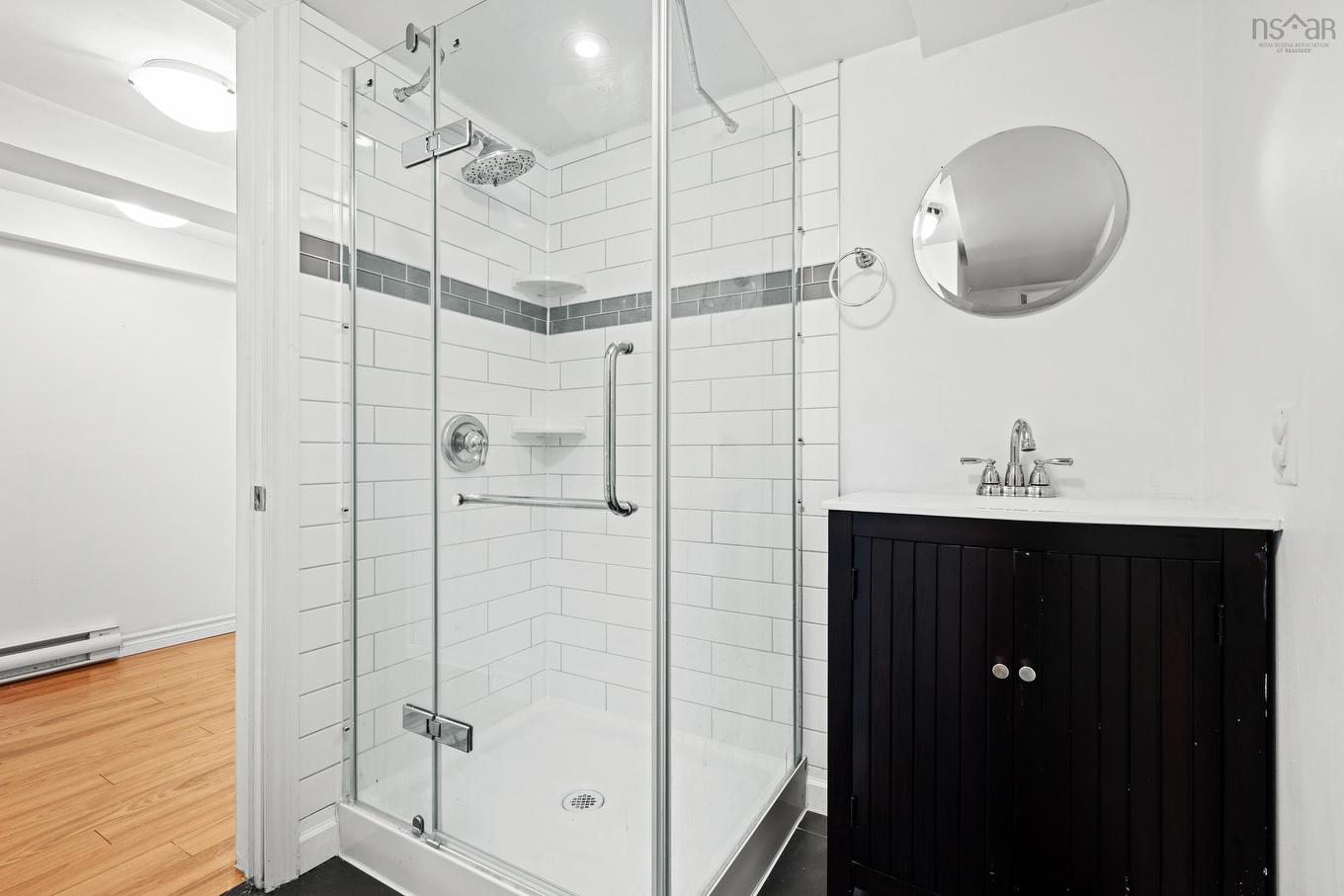 6705 Quinpool Road, Halifax, NS - Indoor Photo Showing Bathroom