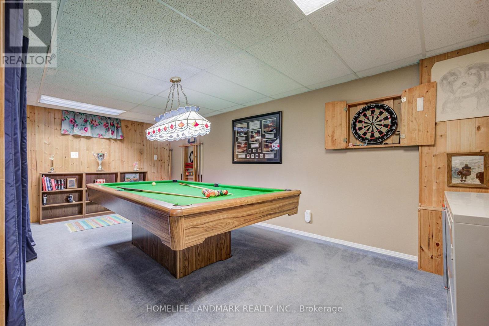8 Closs Square, Aurora, ON - Indoor Photo Showing Other Room