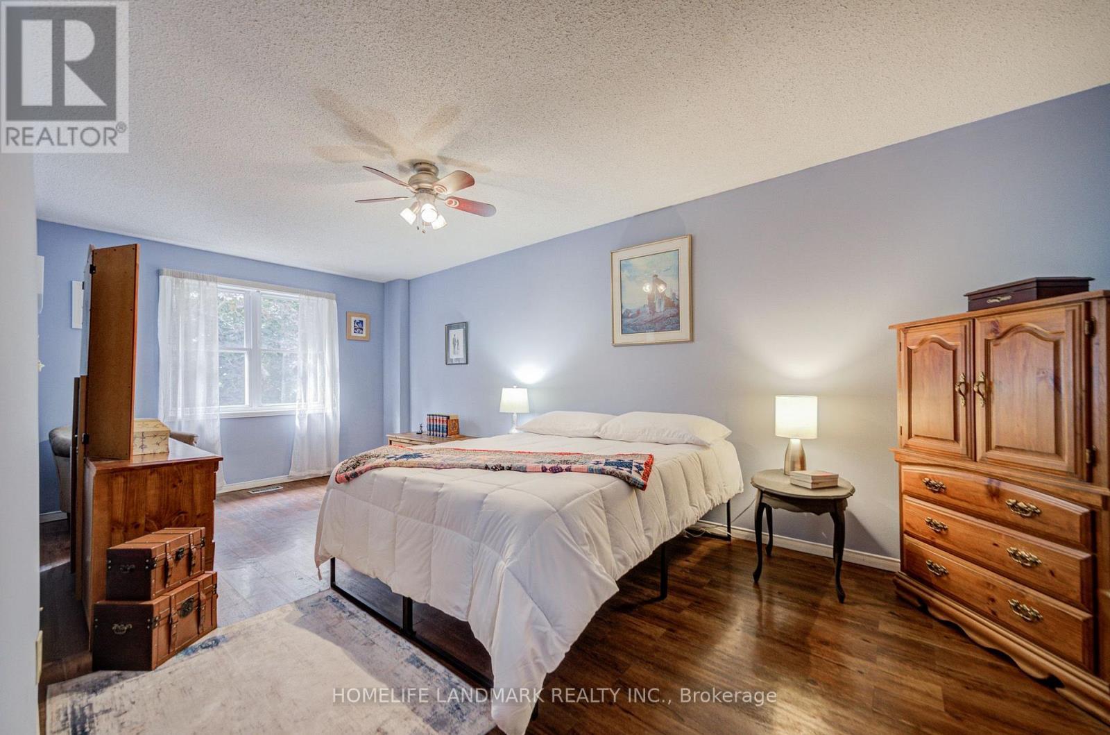 8 Closs Square, Aurora, ON - Indoor Photo Showing Bedroom
