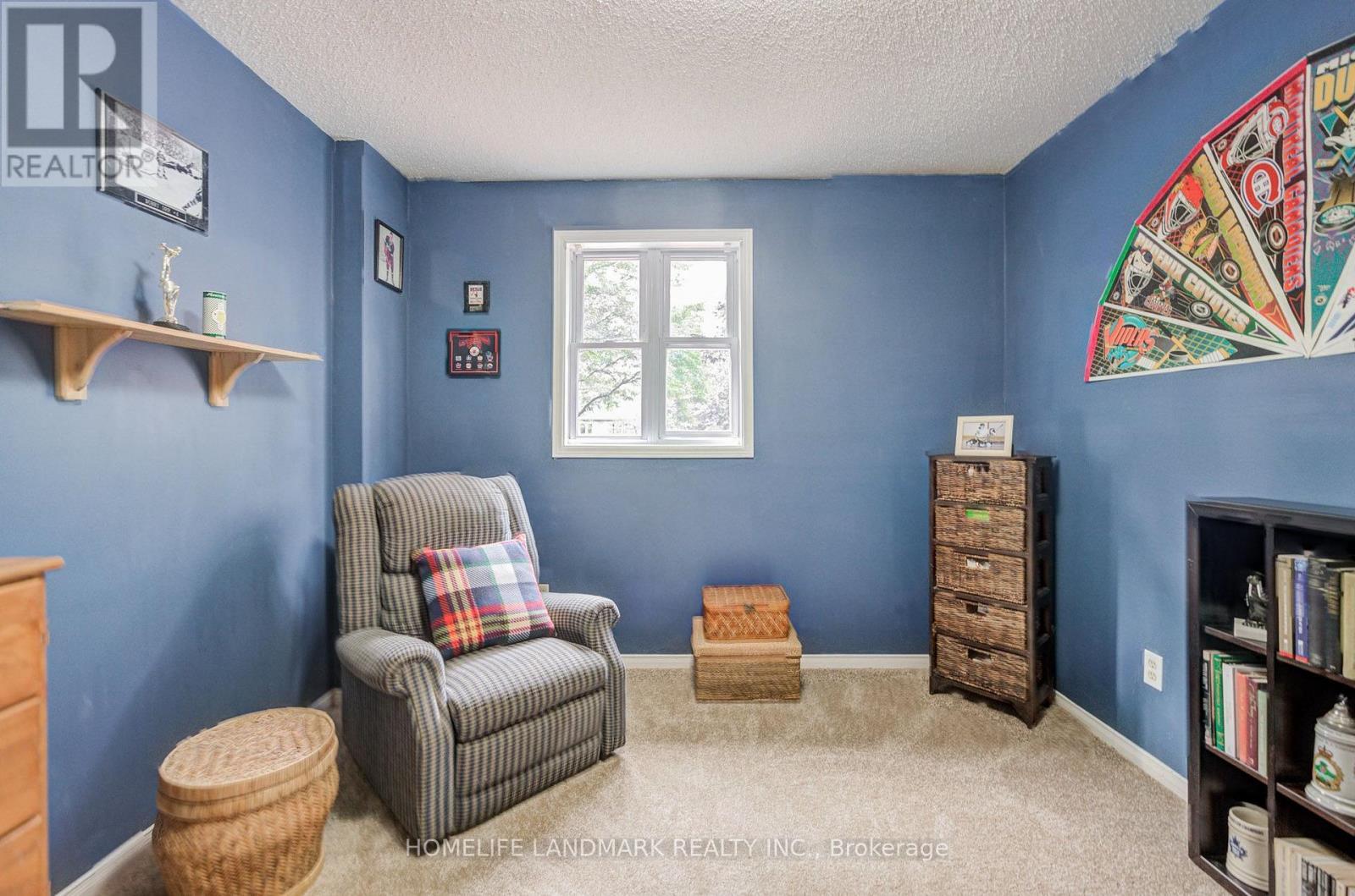 8 Closs Square, Aurora, ON - Indoor Photo Showing Bedroom